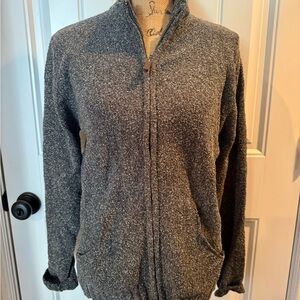 Columbia Gray Women’s Zip Sweater in Size XL and NWT.